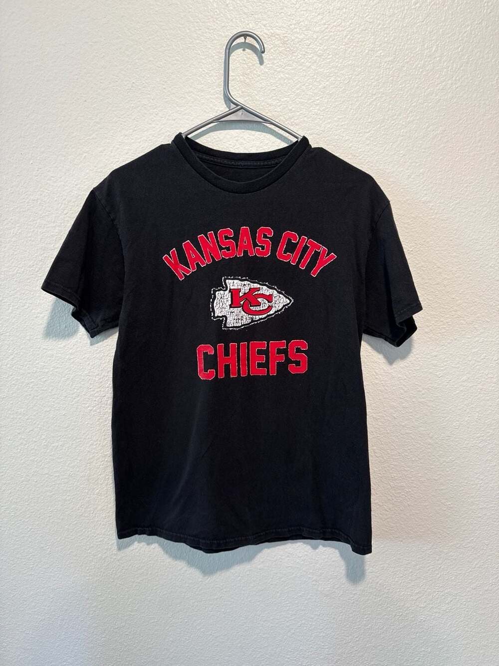 Kansas City Chiefs NFL Team Apparel Black Graphic T-Shirt Size M